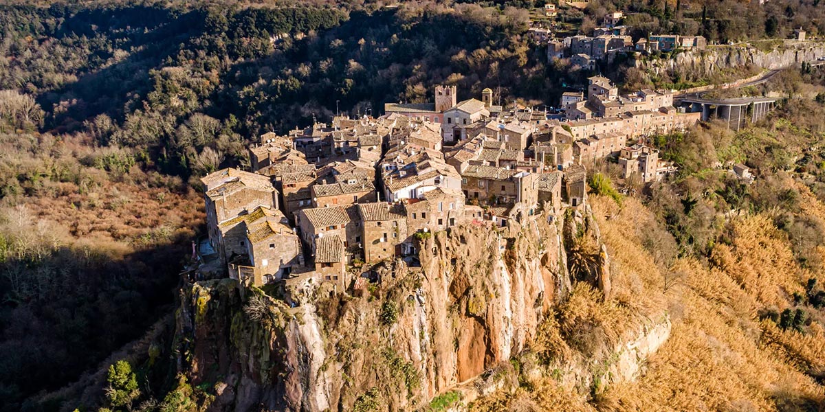 Calcata Vecchia, a beautiful medieval town that was built on cliffs